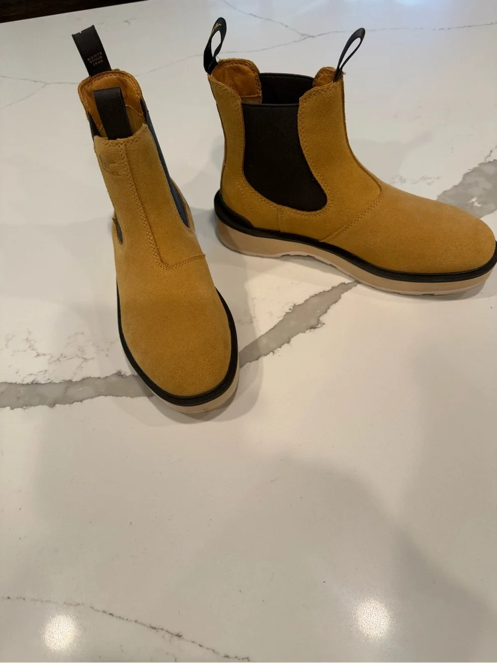 SOREL Hi-Line Chelsea Waterproof Suede Boots Geo Yellow 9.5 Worn once